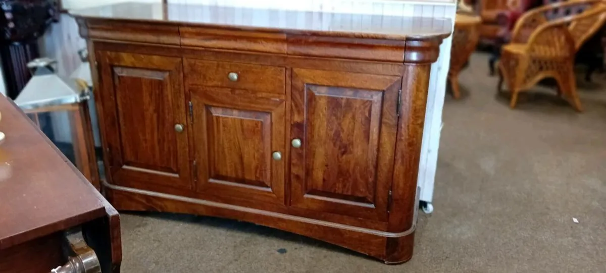 Stunning Hardwood Sideboard - Image 1