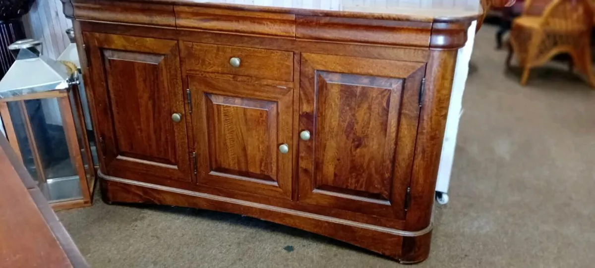 Stunning Hardwood Sideboard - Image 2