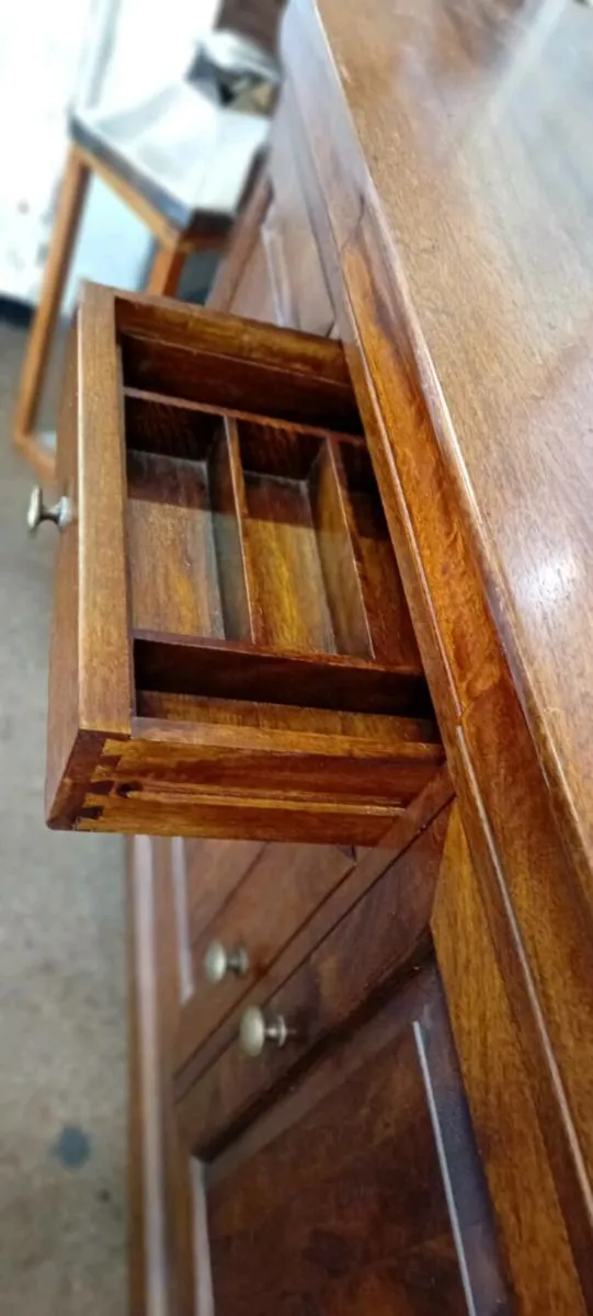 Stunning Hardwood Sideboard - Image 3
