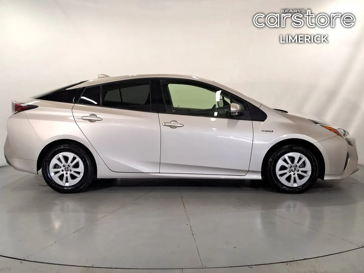 Toyota Prius 1.8 PET Hybrid - Image 2