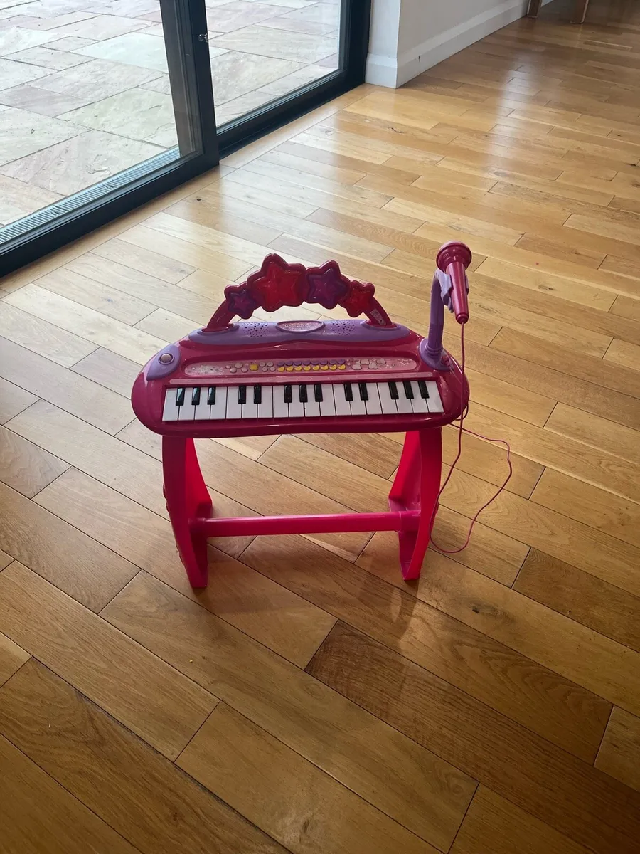 Toys - Image 2