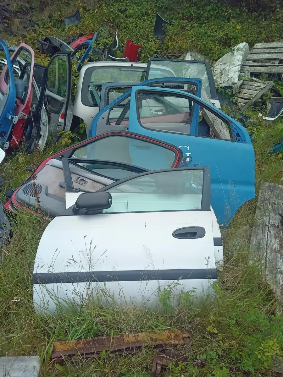 Car doors and other car parts for sale - Image 3