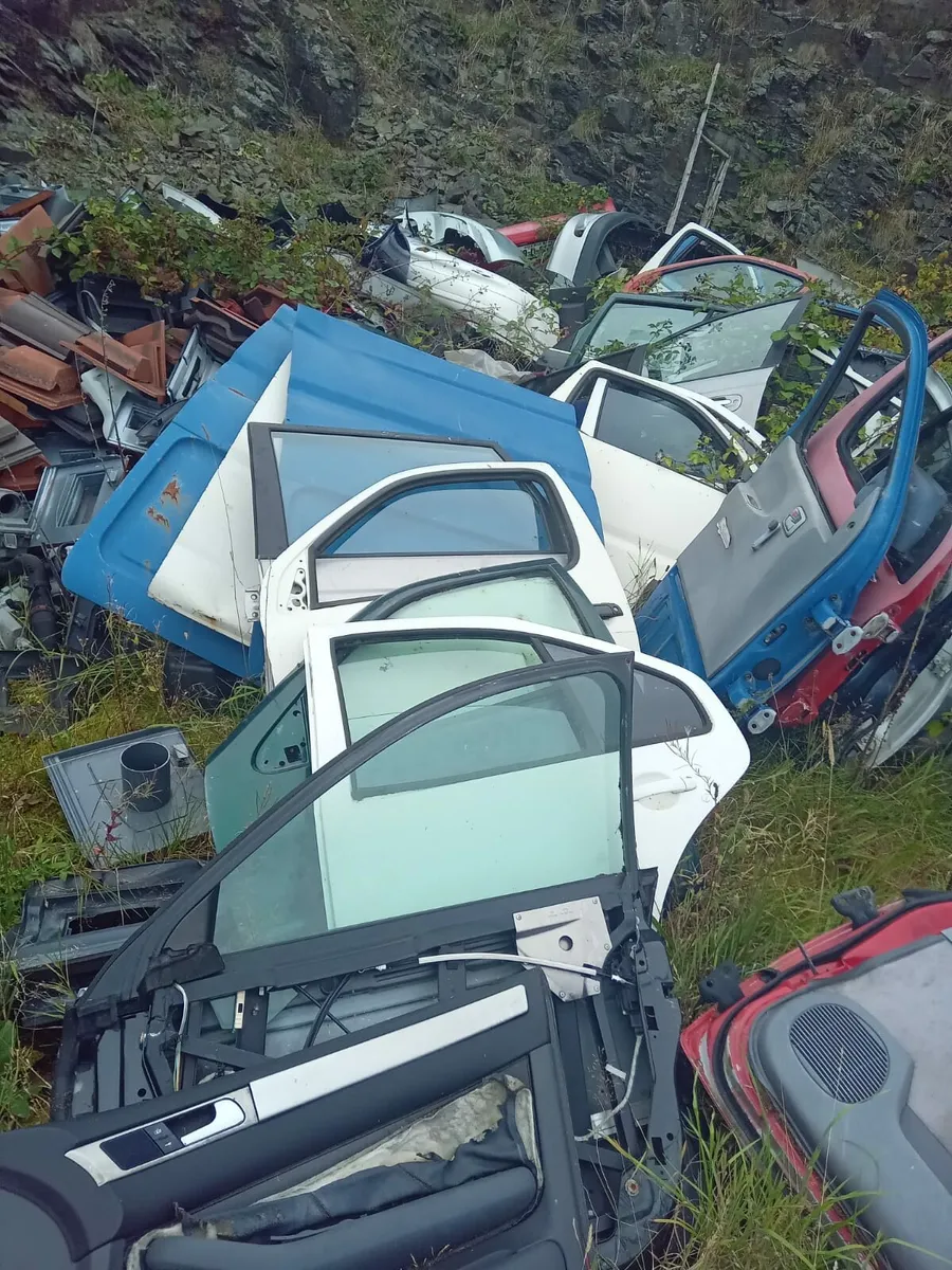 Car doors and other car parts for sale - Image 4
