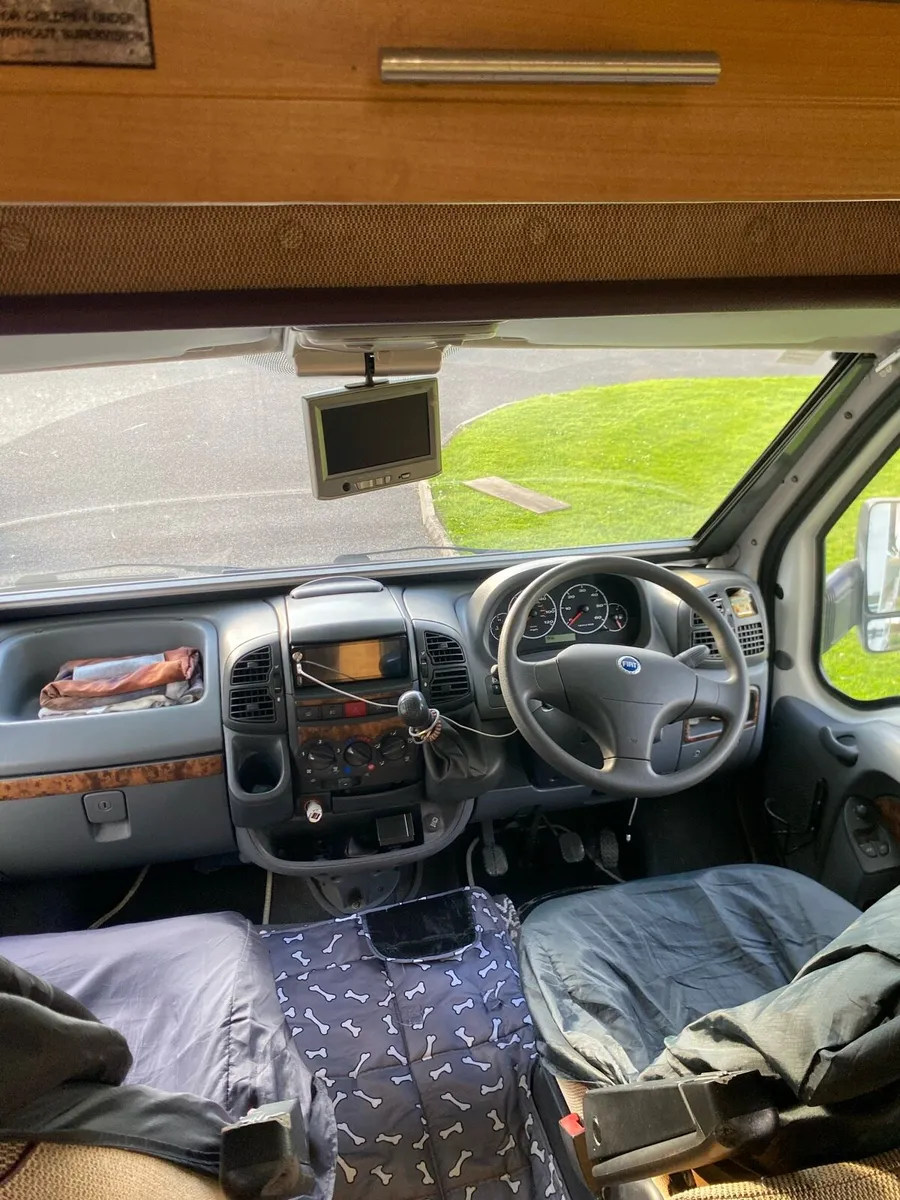 Motorhome - Image 4