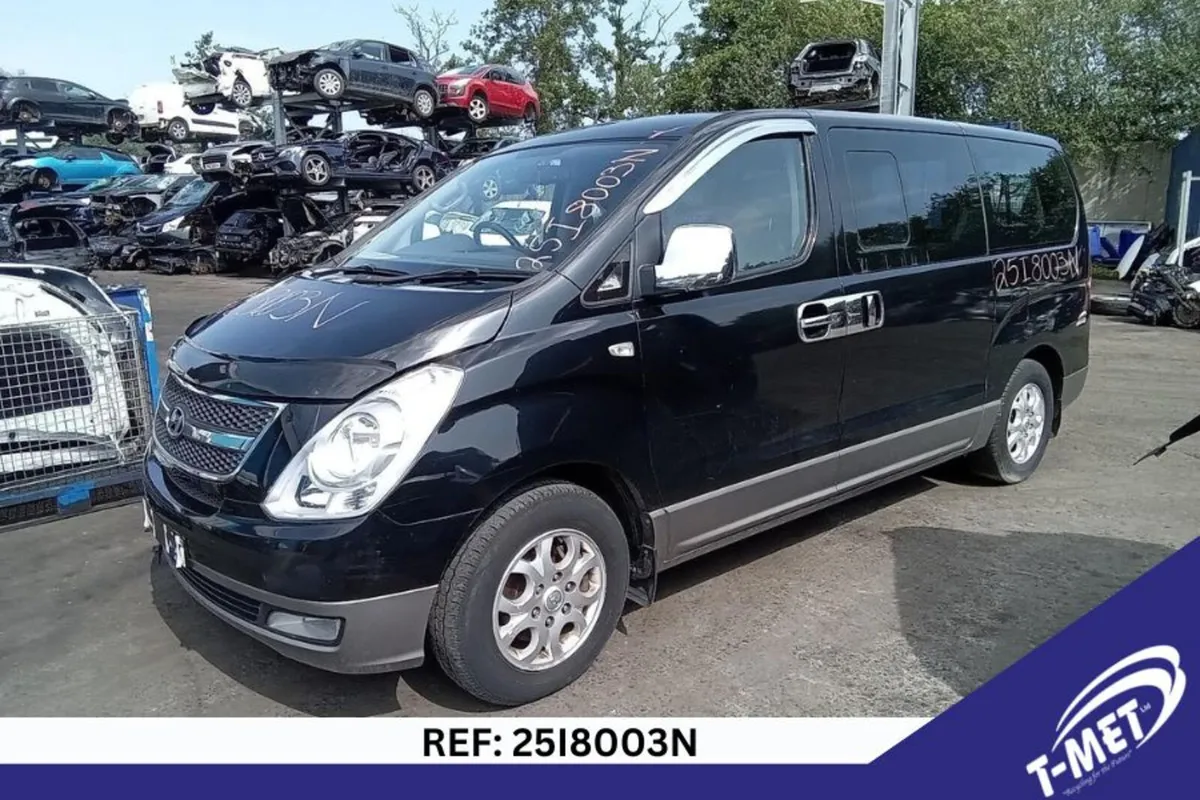 2010 HYUNDAI I800 BREAKING FOR PARTS - Image 2