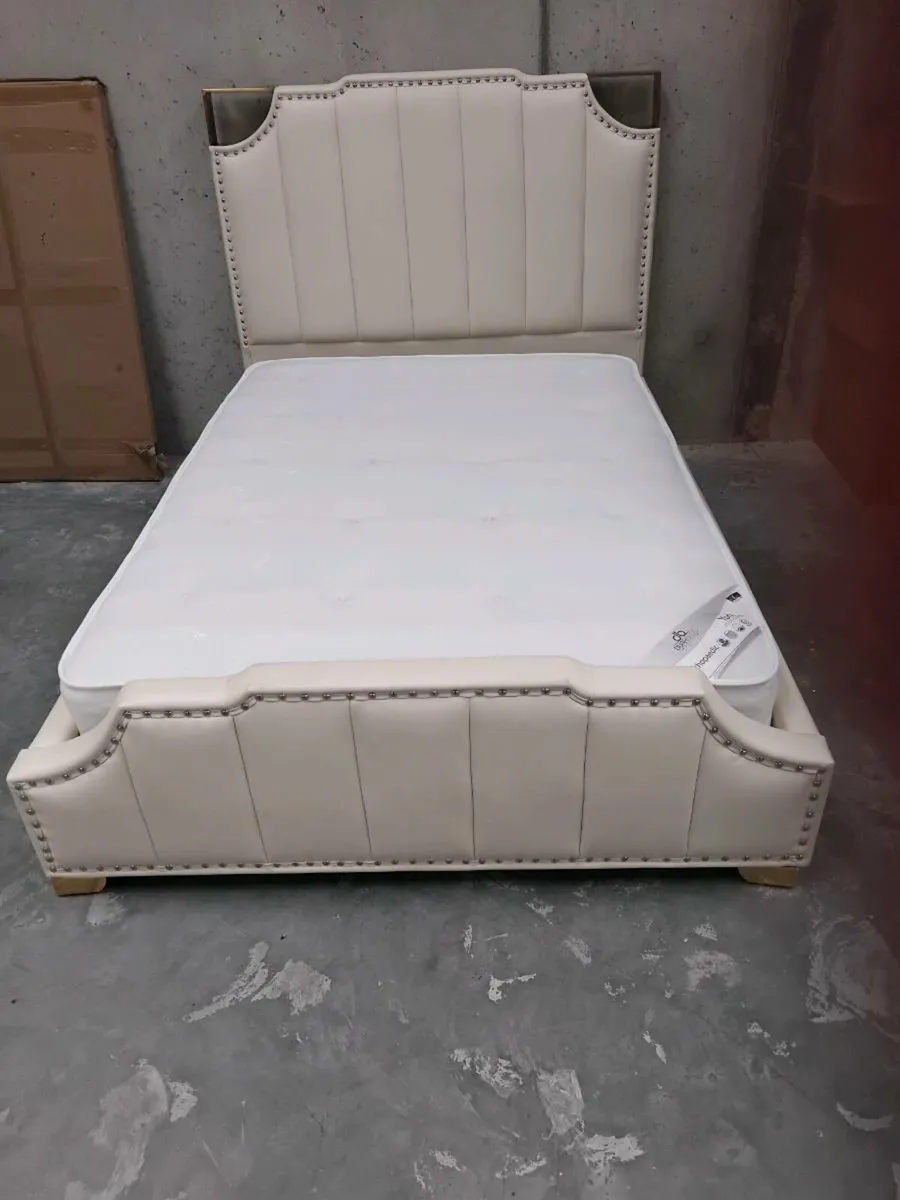 4 ft 6 bed and mattress base new
