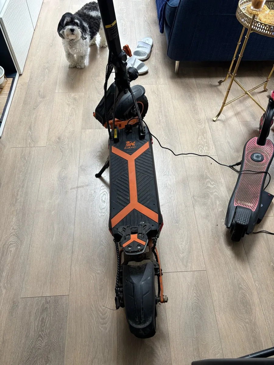 Electric scooter - Image 2