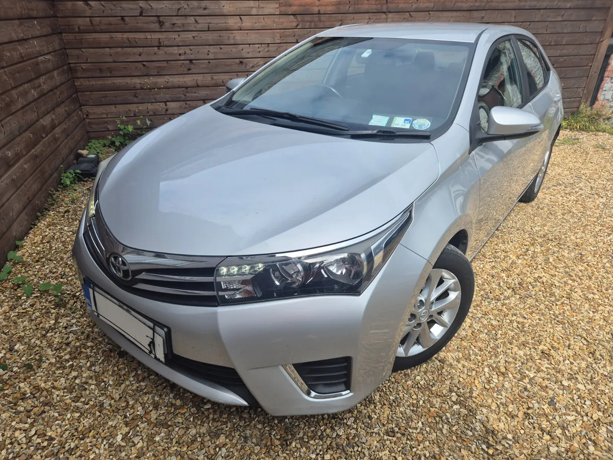 Toyota Corolla 2015 - Image 2
