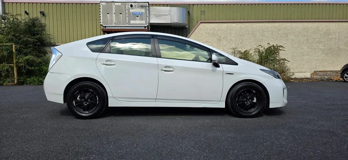 Toyota Prius 2013 - Image 4