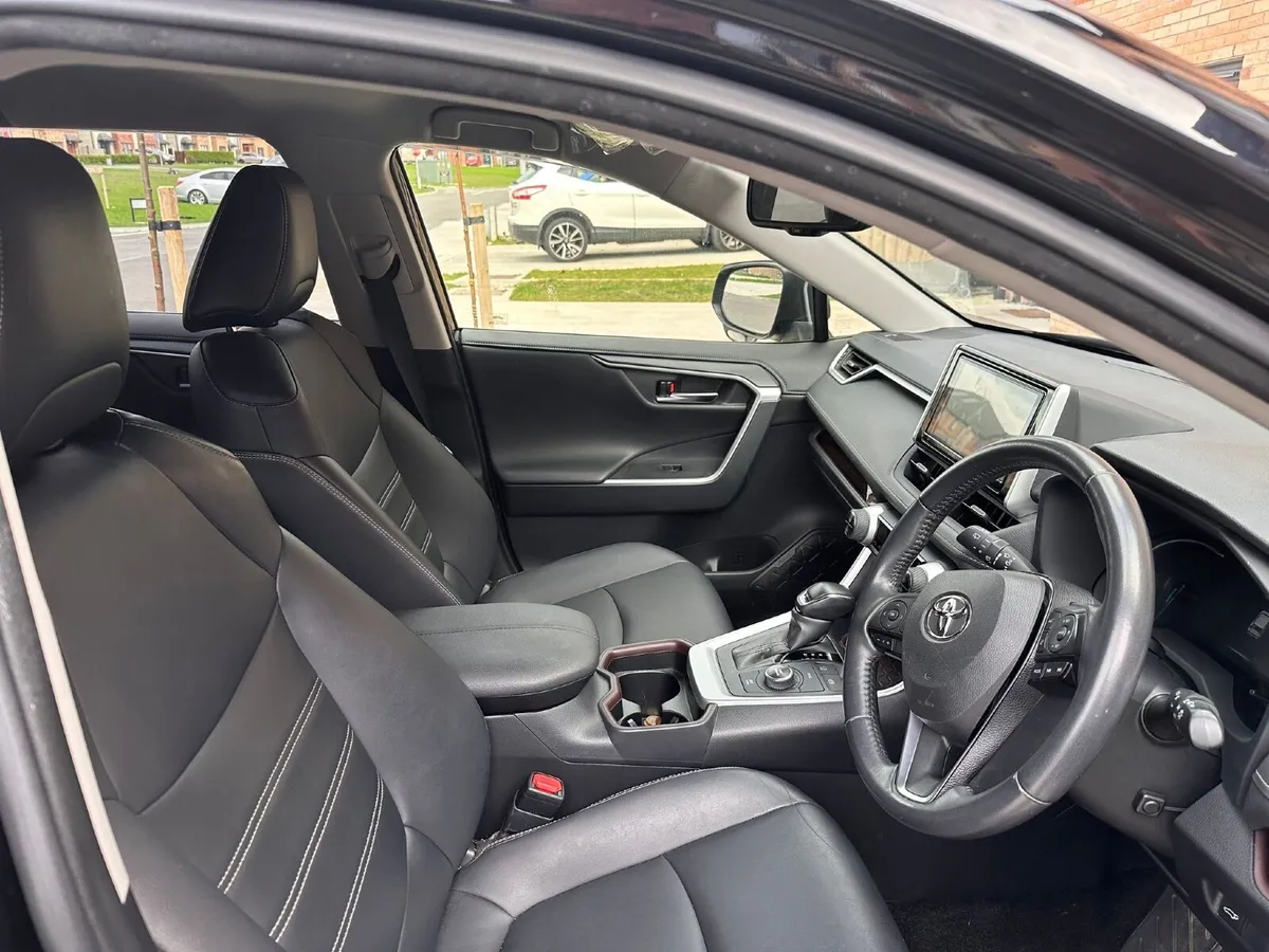 Toyota RAV4 2019 - Image 2