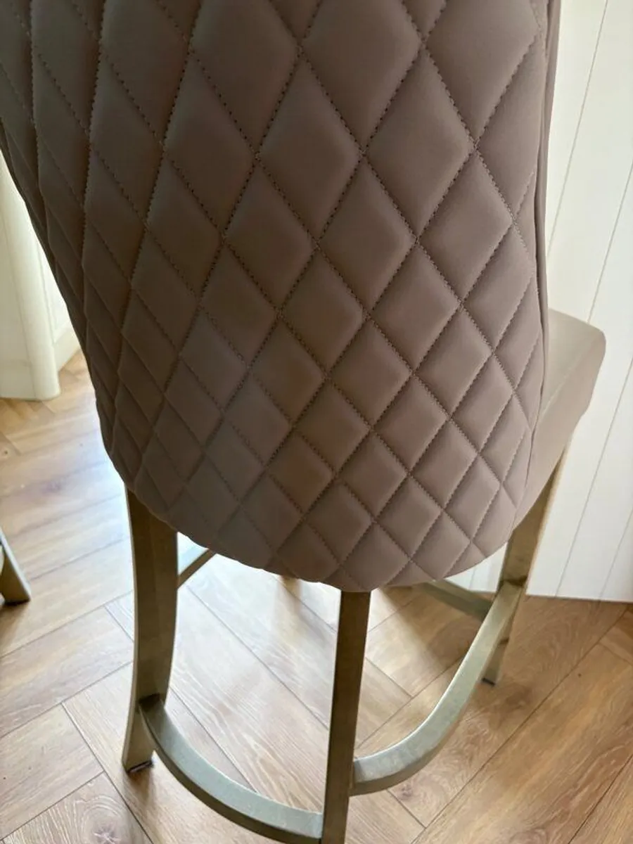 Kitchen island stools - Image 2