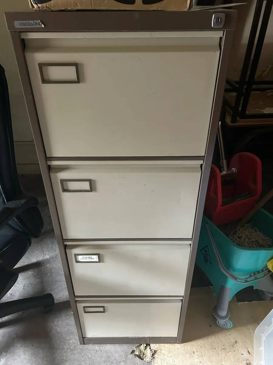 Filling cabinet - Image 1