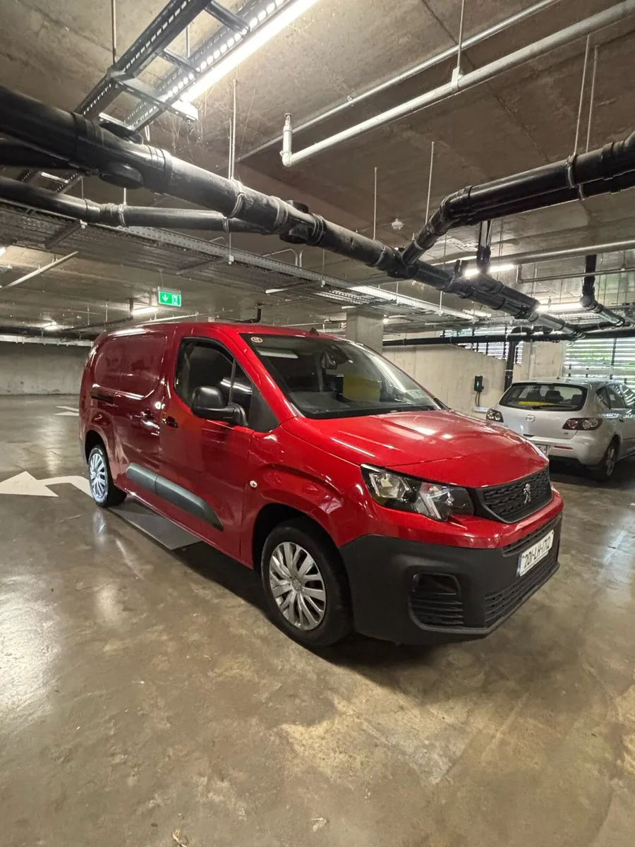 Peugeot partner automatic - Image 1
