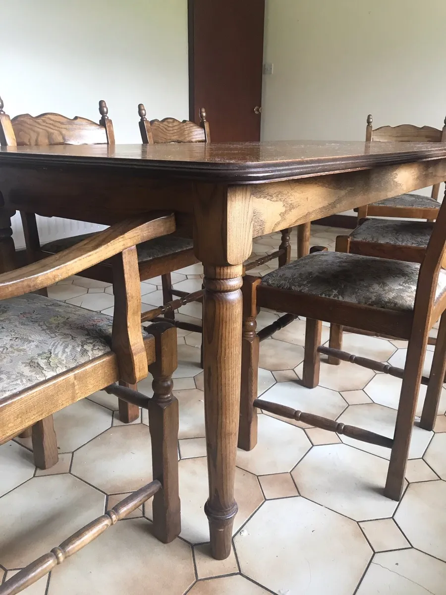 Solid wood oak kitchen table and 6 chairs - Image 4