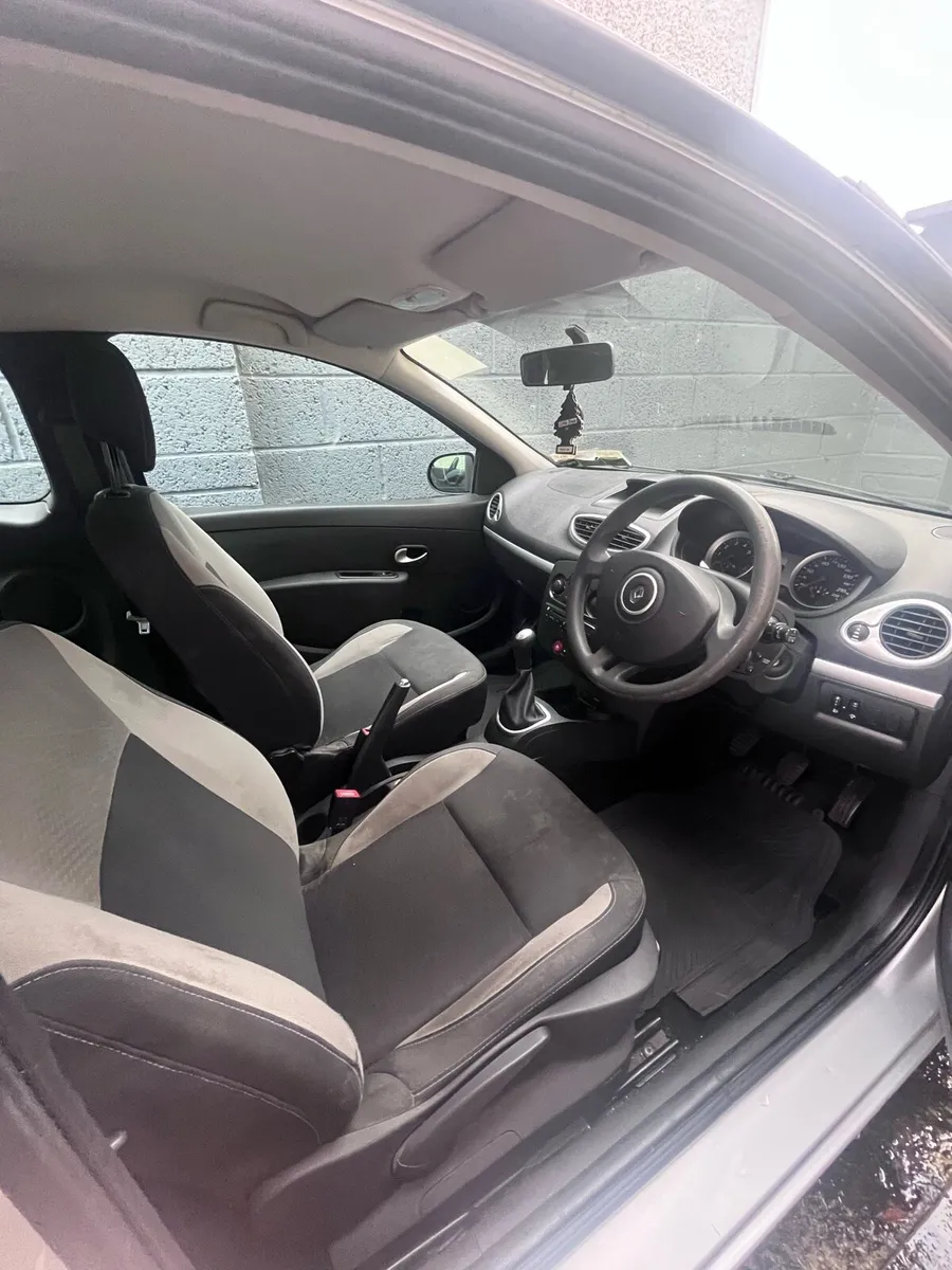 Renault Clio - Image 3