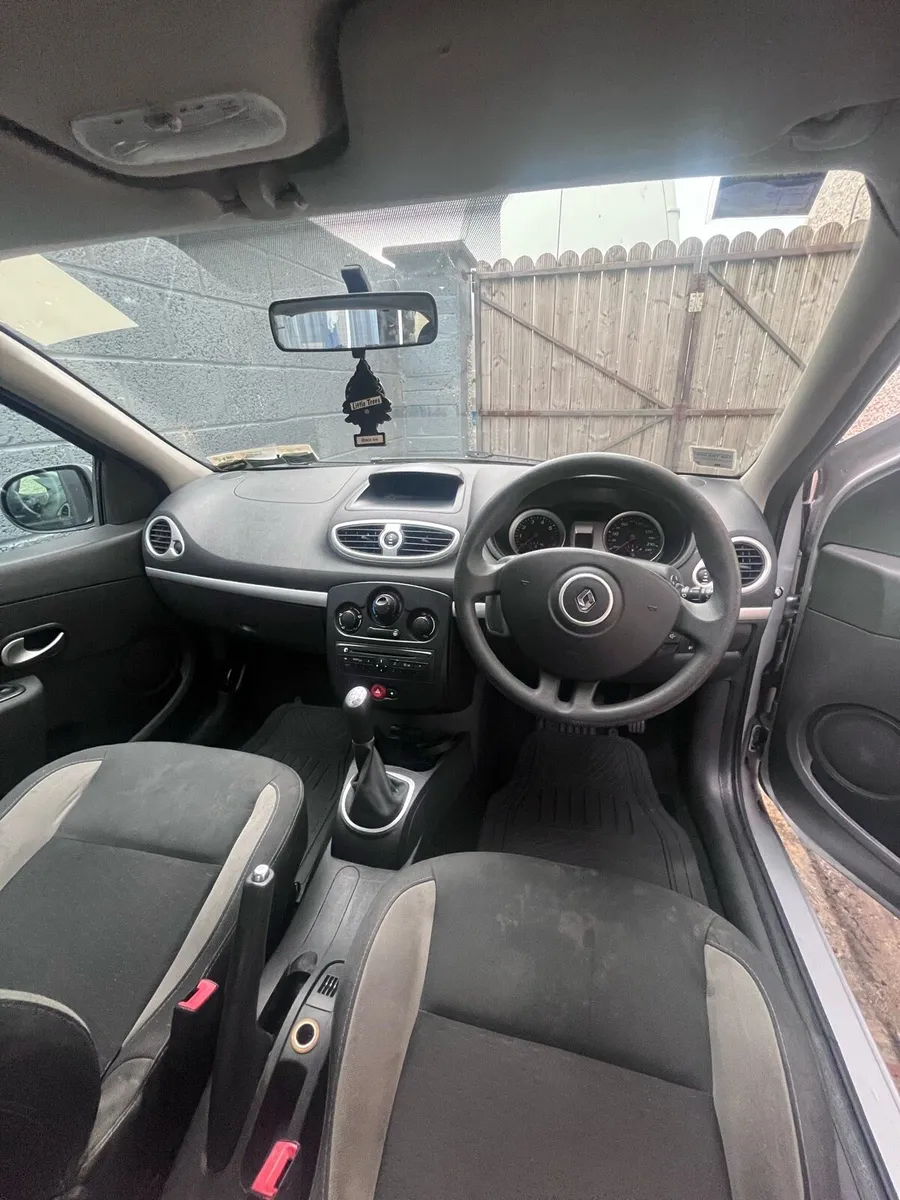 Renault Clio - Image 4
