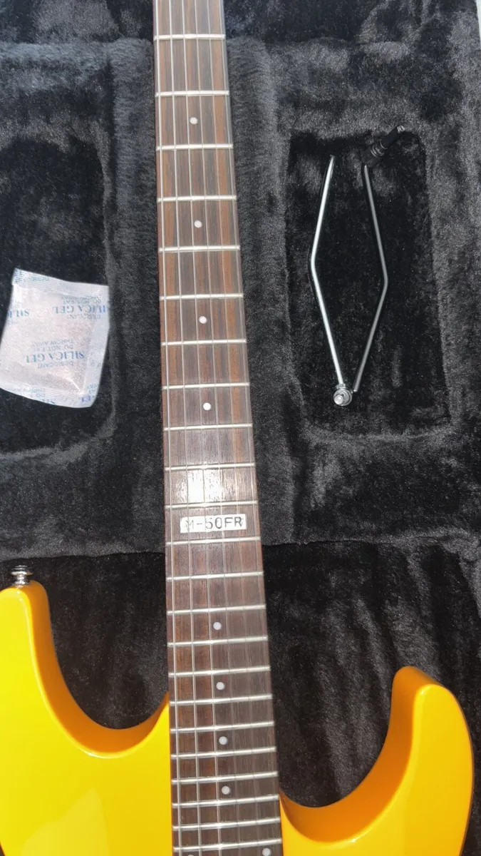 Electric guitar - Image 2