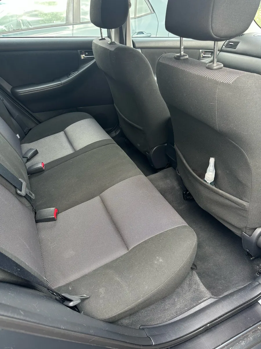 Toyota Corolla - Image 2