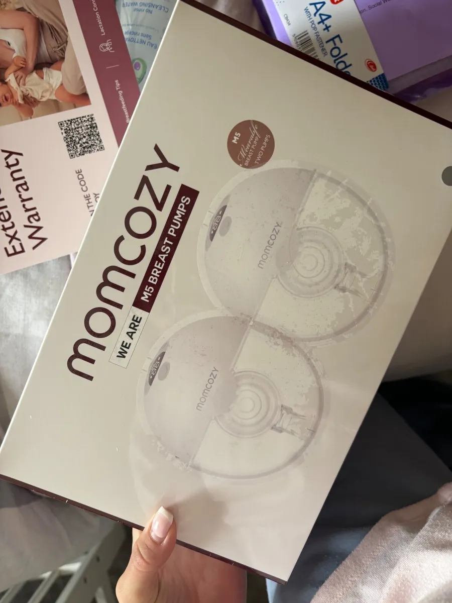 Momcozy m5 breast pump - Image 1