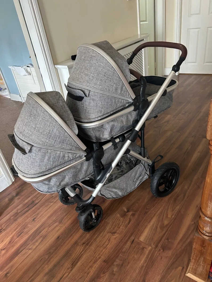 Cupla Duo twin buggy Travel system car seat isofix - Image 1