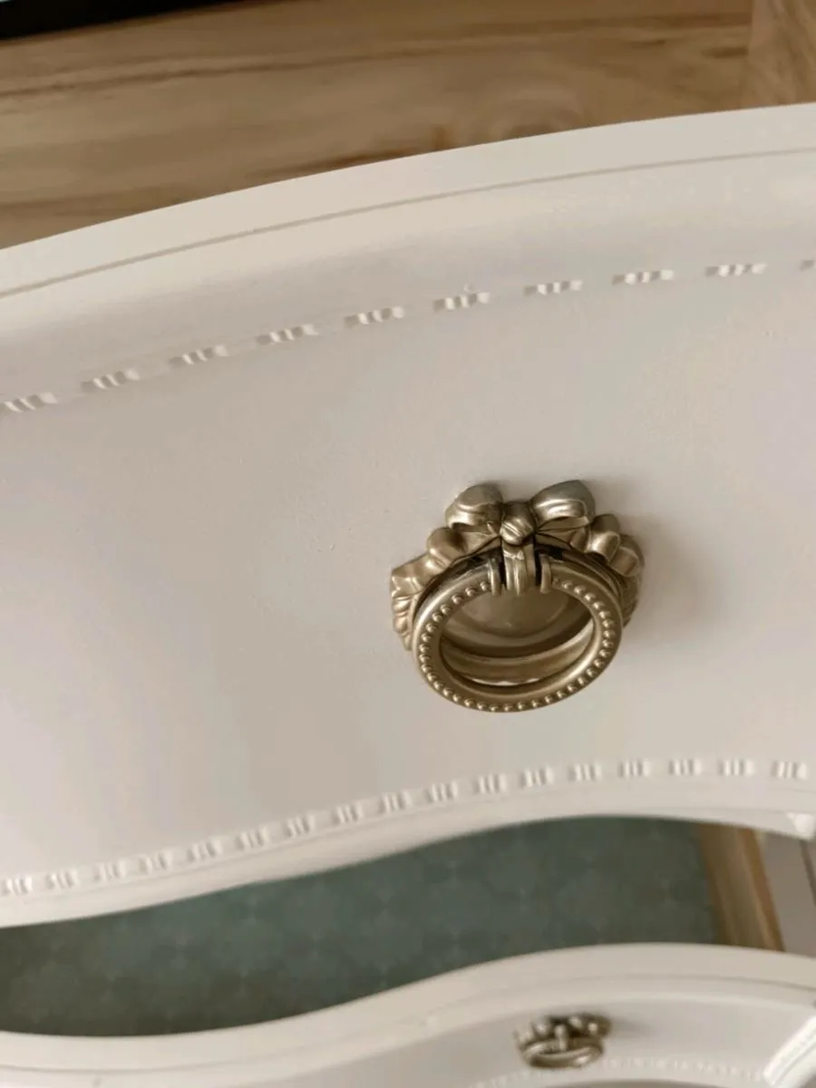 Chest of drawers - Image 1