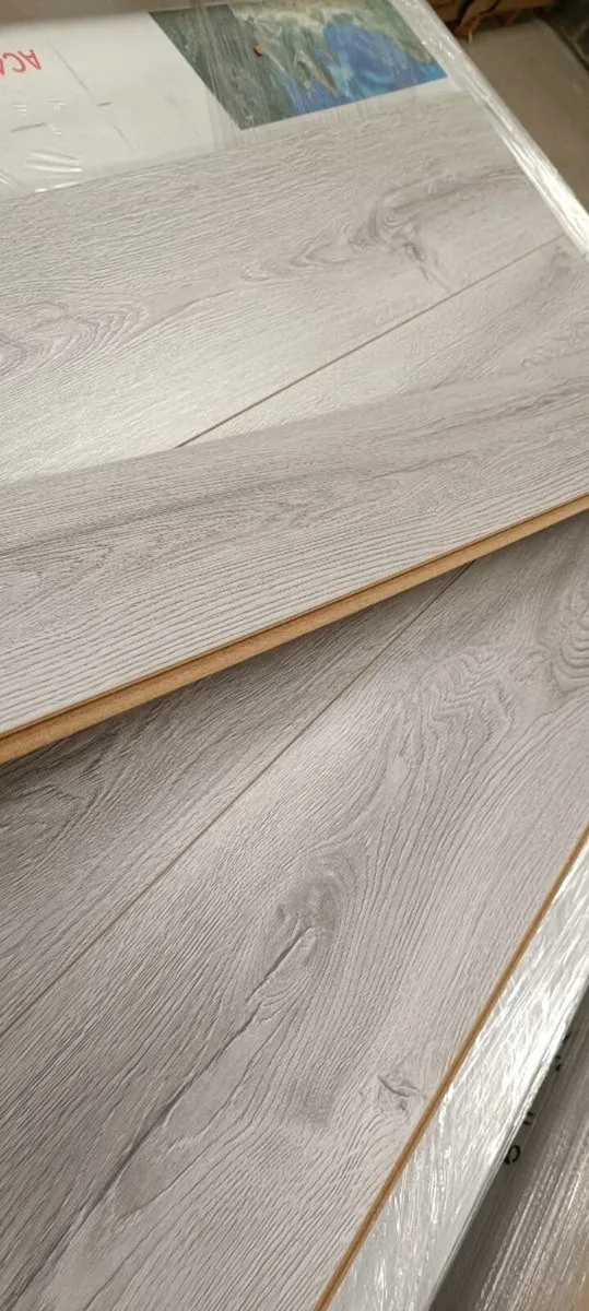 *NEW* 8MM LAMINATE FLOORING ☄️ - Image 1