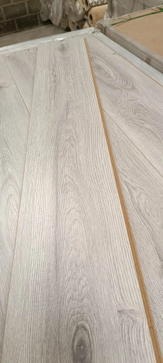*NEW* 8MM LAMINATE FLOORING ☄️ - Image 4