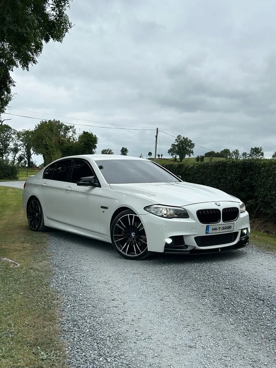 BMW F10 520D M SPORT - Image 1