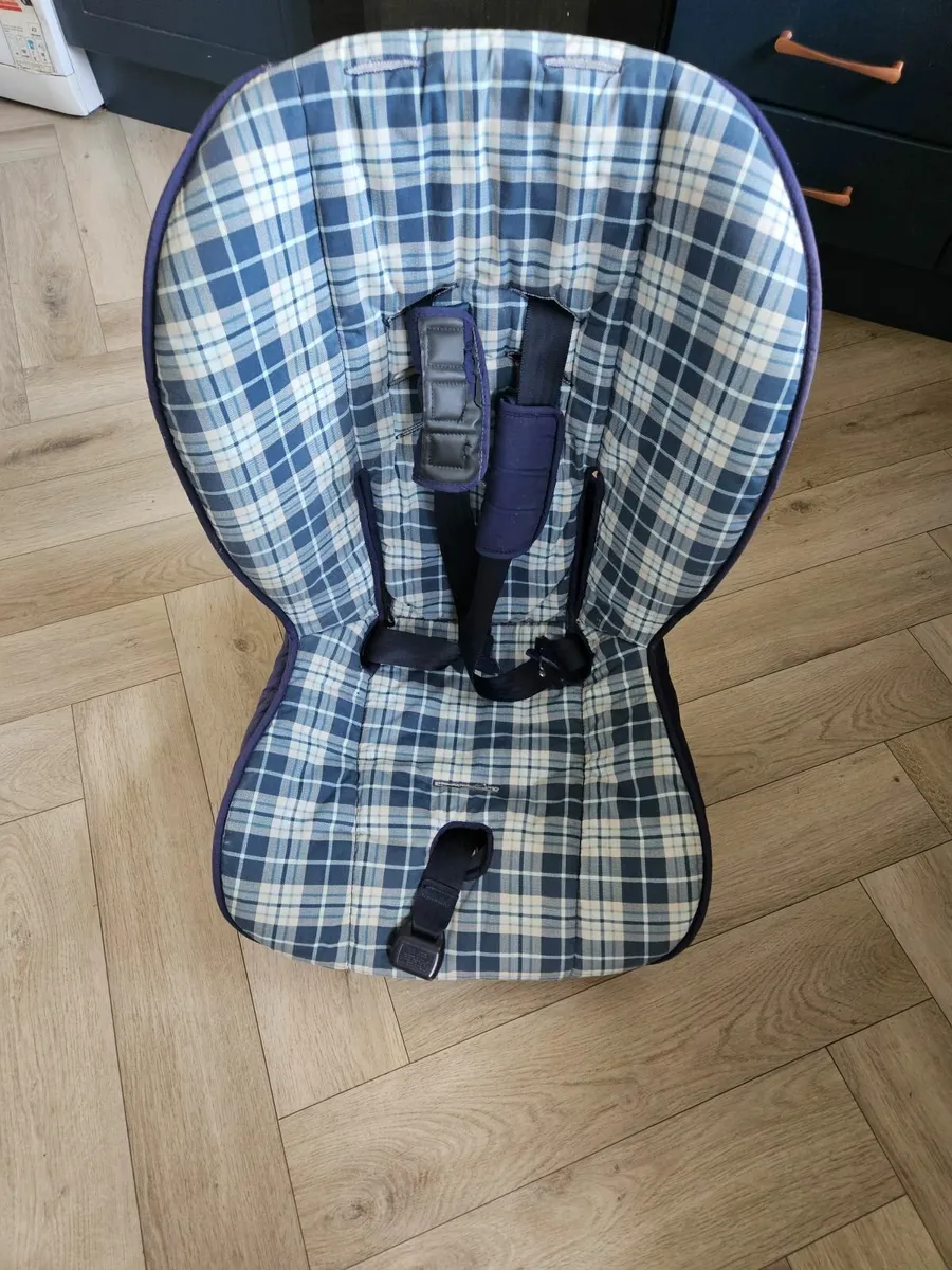Car seat - Image 1