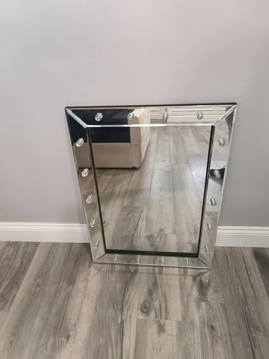 Hollywood wall mirror - Image 1