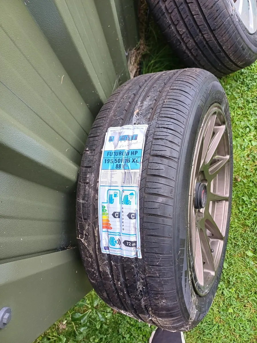 Car wheels and tyres - Image 3