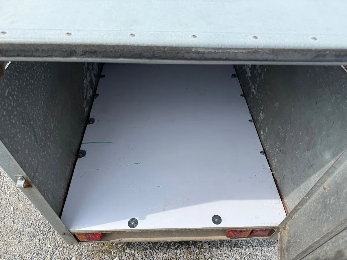Factory built dog trailer - Image 3