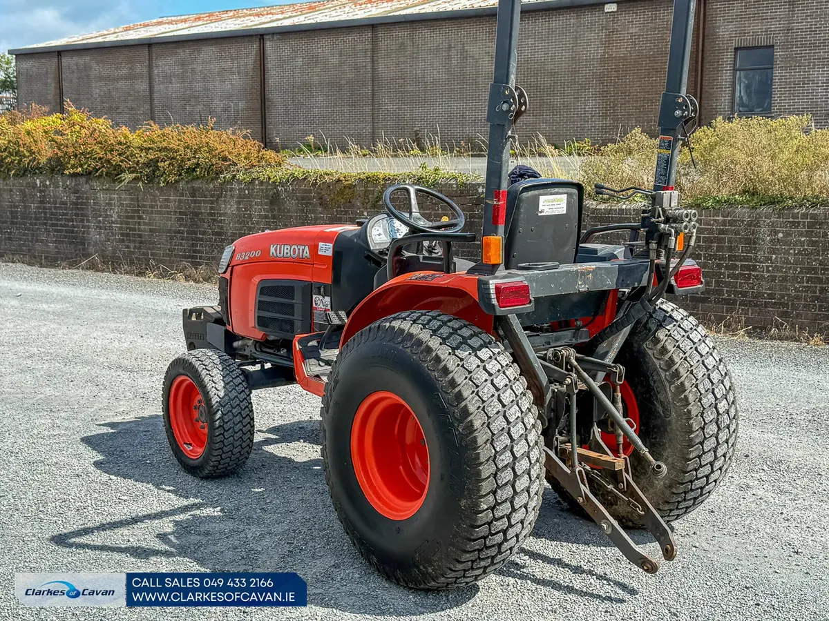 Kubota B3200 - Image 4