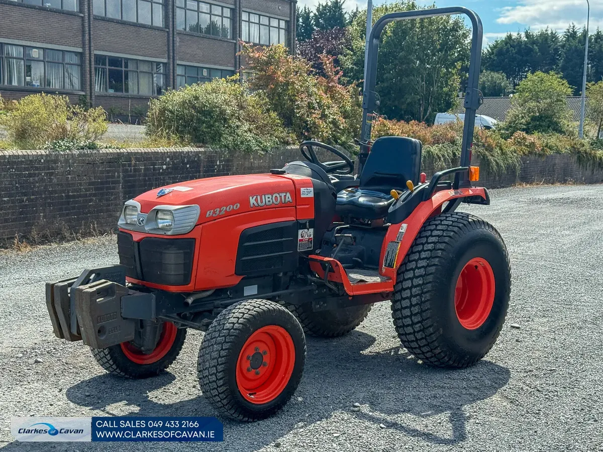 Kubota B3200 - Image 1