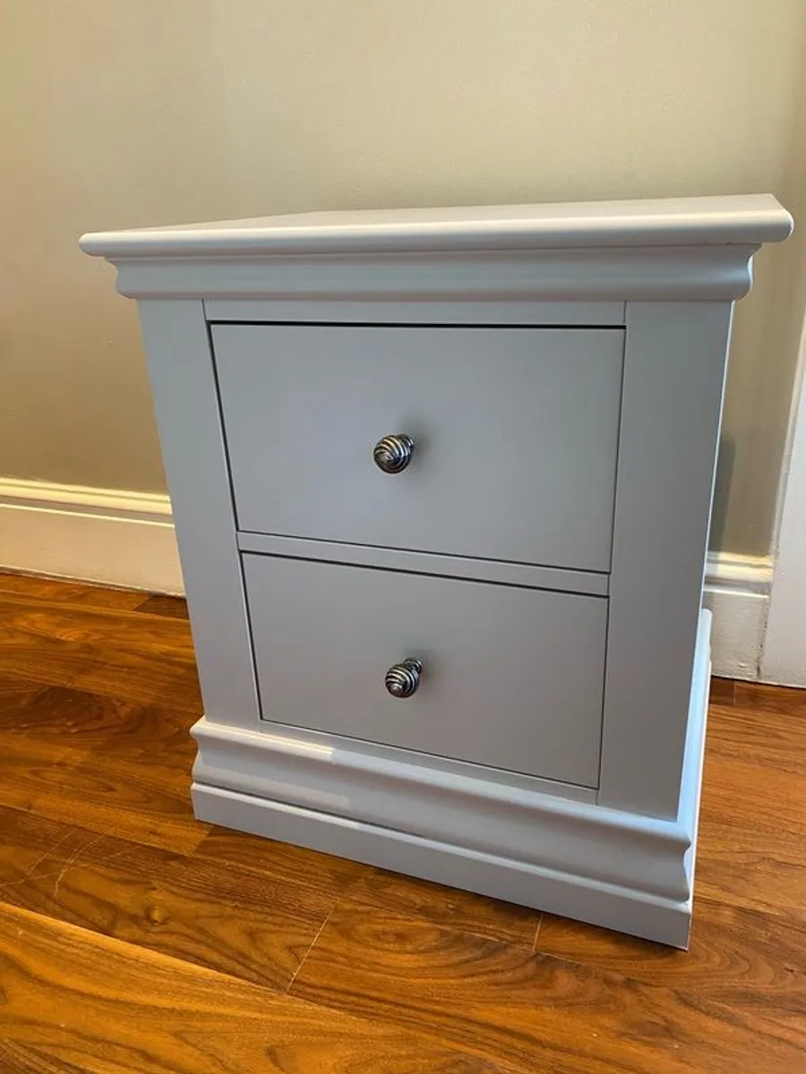 Bedside draws - Image 2