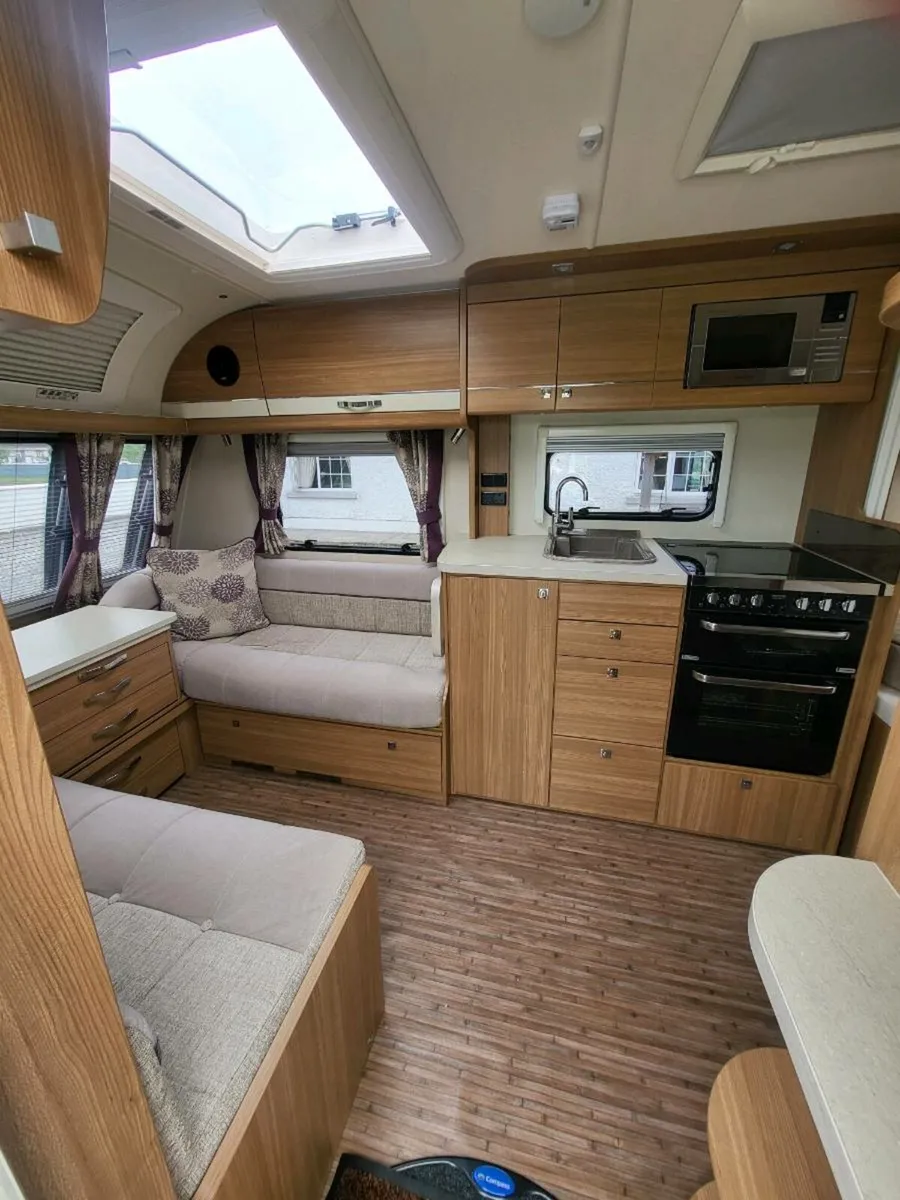 Caravan - Image 4