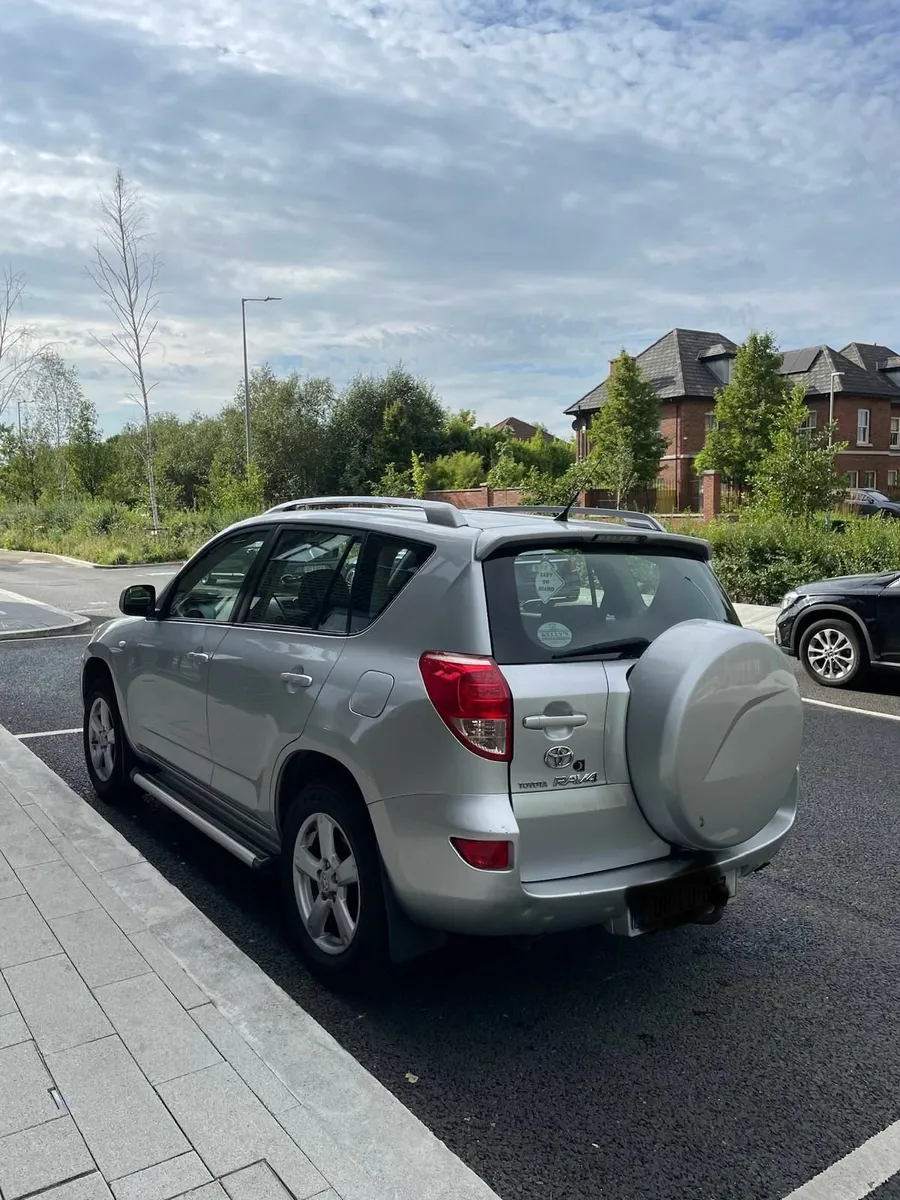Toyota RAV4 2008 - Image 2