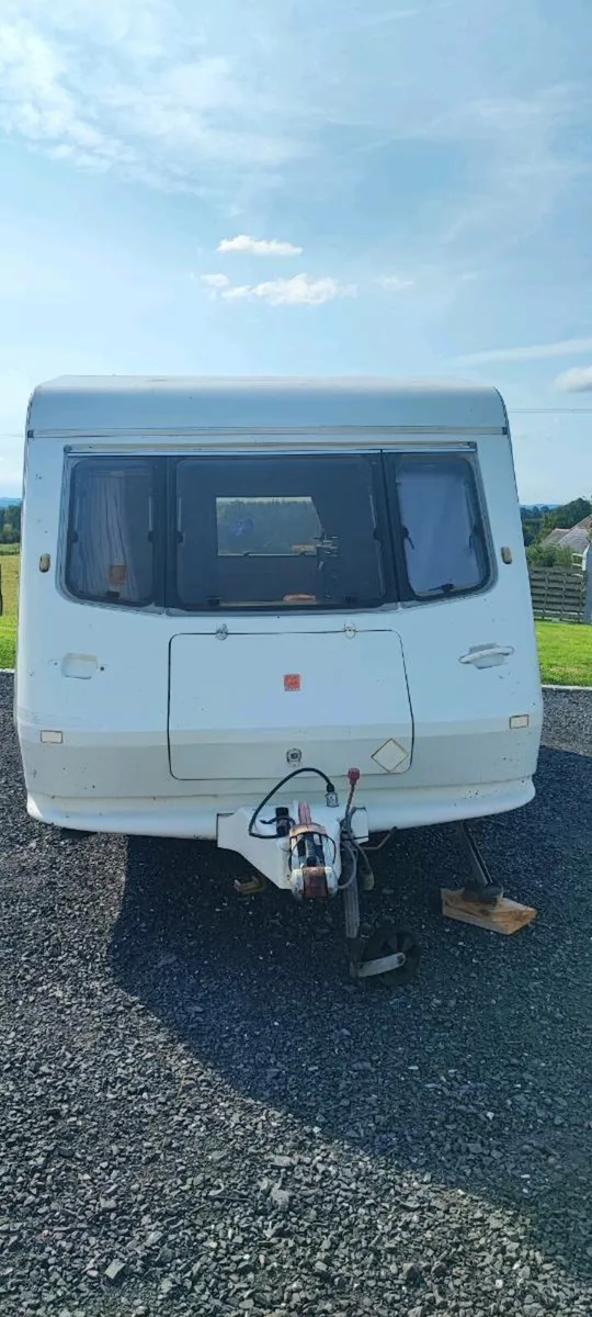 5 birth Caravan - Image 3