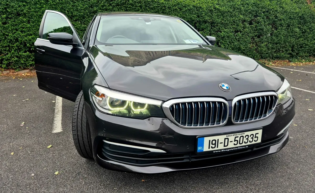 BMW 5-Series 2019 - Image 2