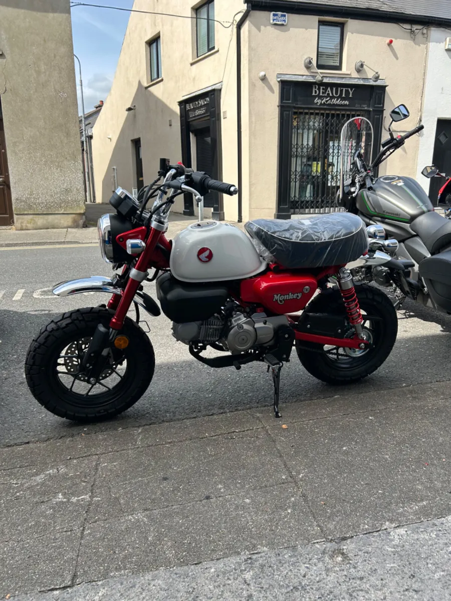 New 2025 Honda Monkey 125 - Image 4