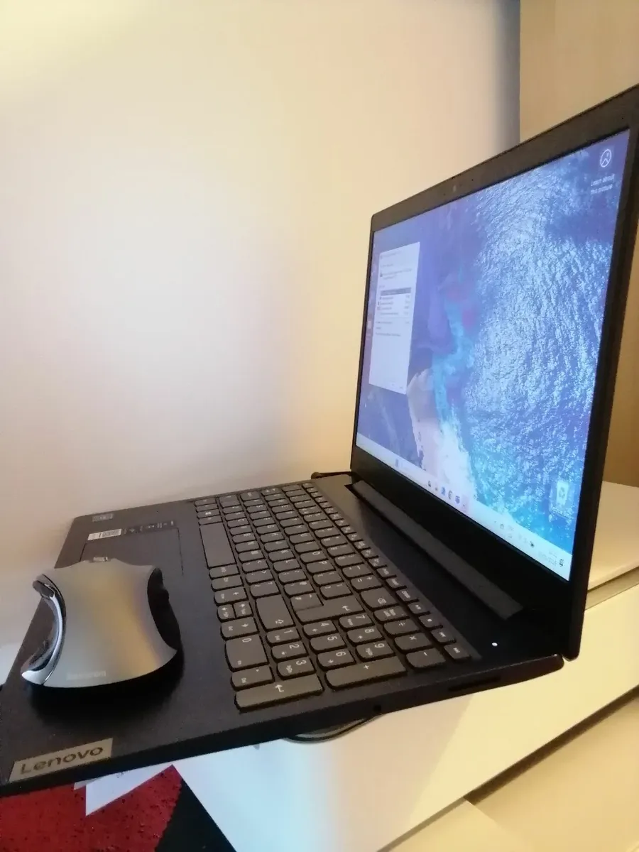 Laptop - Image 2