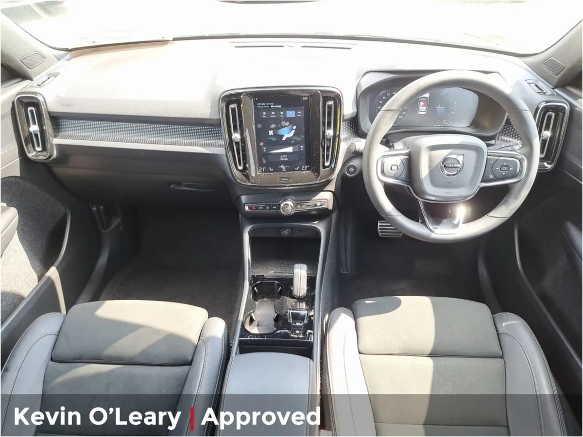 Volvo XC40 T5 Recharge R-design Pro Phev - Image 2