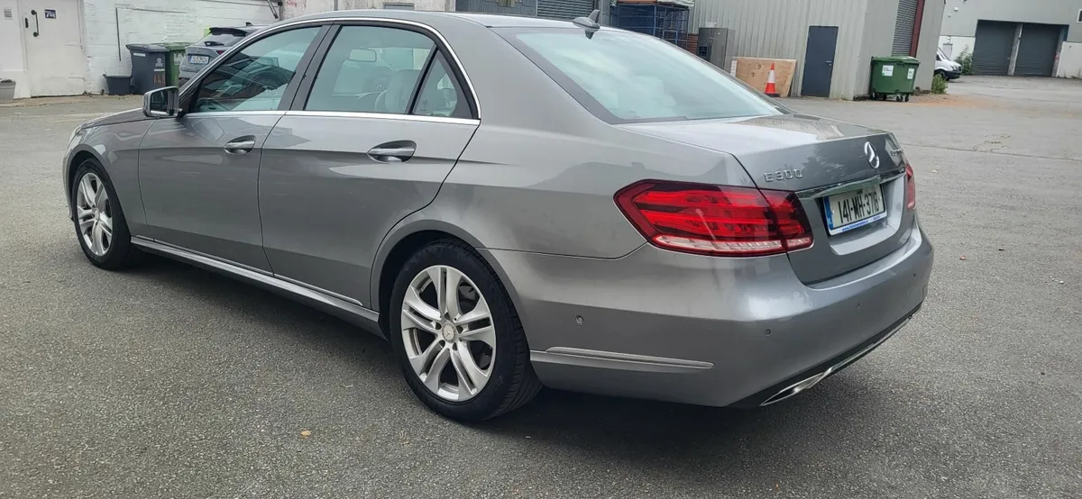 2014 Mercedes E300 Diesel Hybrid - Image 3