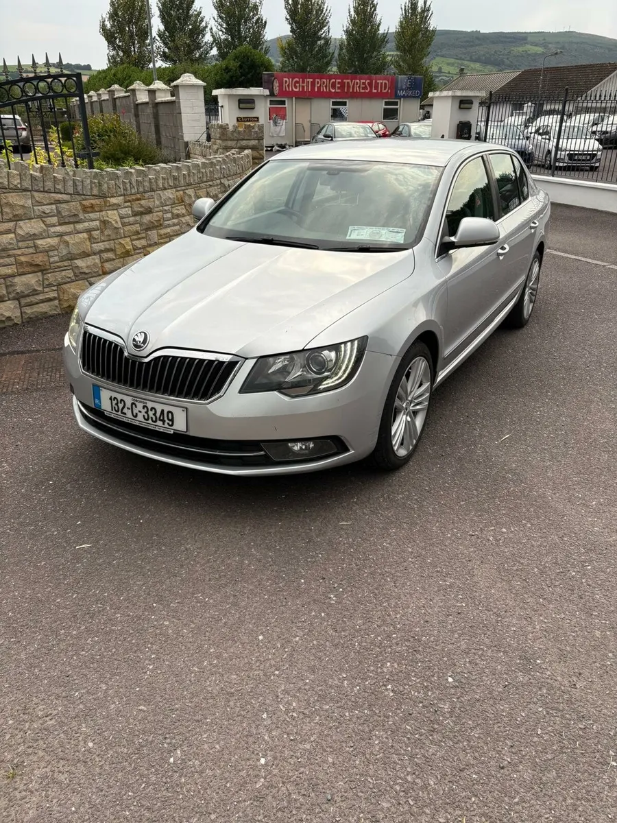 Skoda Superb 2.0tdi AVANGARDE - Image 1