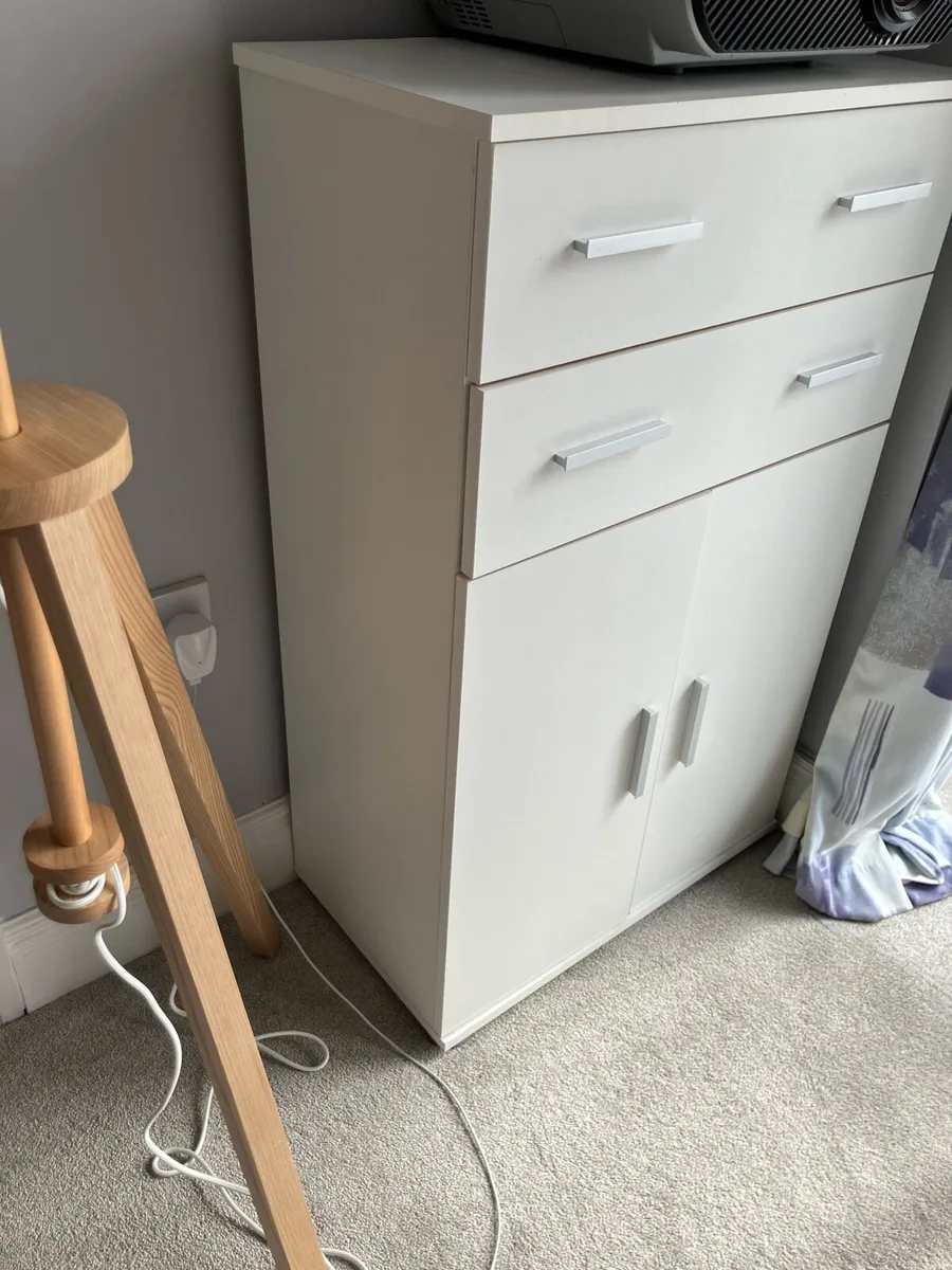 White cabinet - Image 1