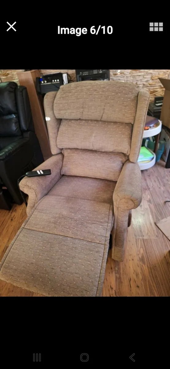 Riser recliner electric armchair - Image 1