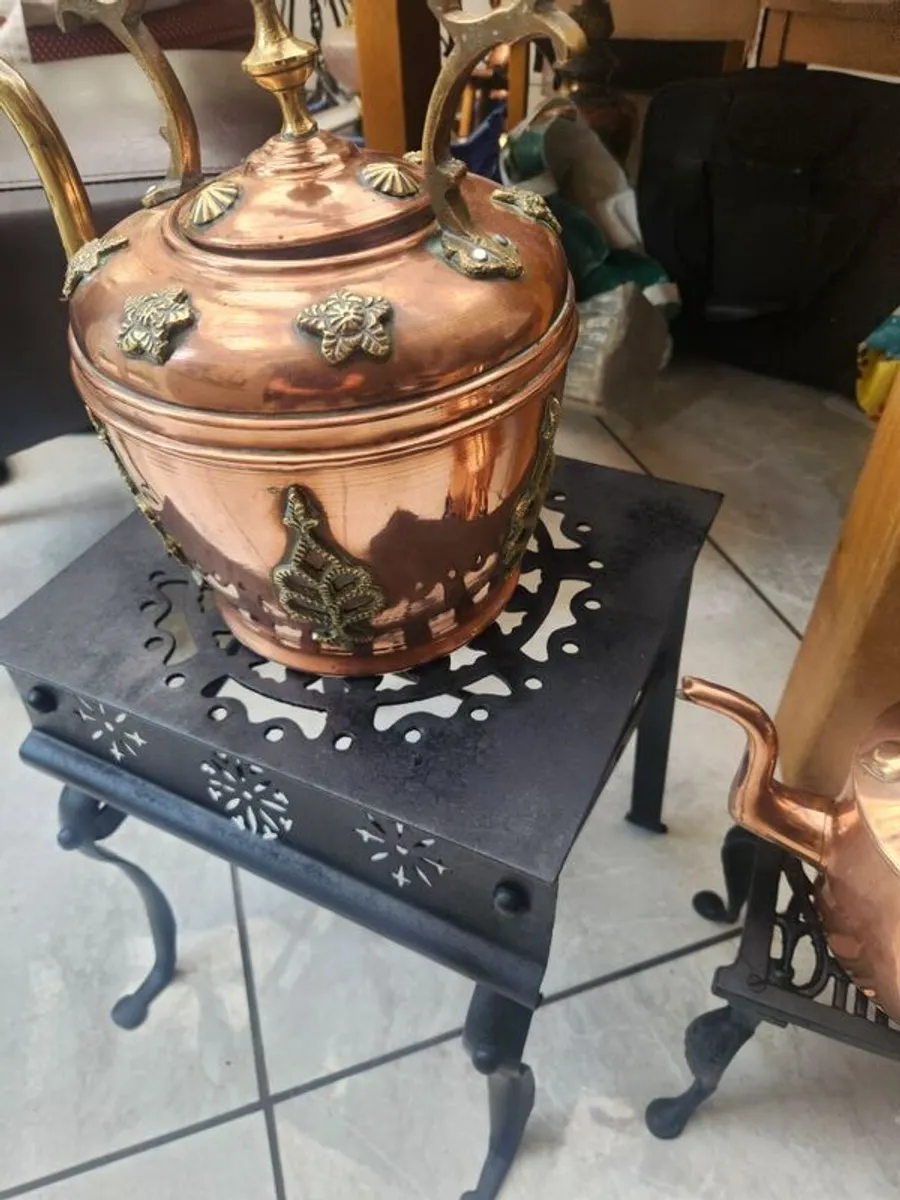 19 th Cent trivets with copper an brass kettles - Image 3