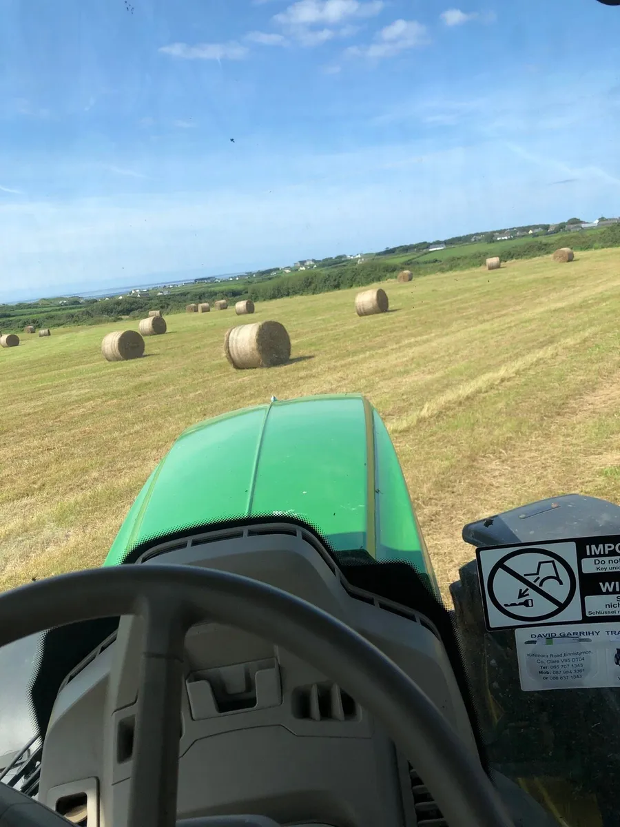 Hay bales - Image 1