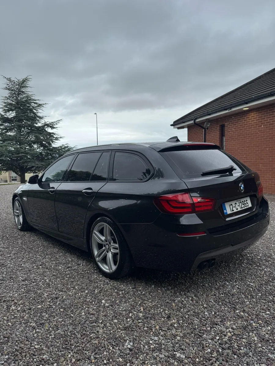 BMW 5 series touring - Image 2