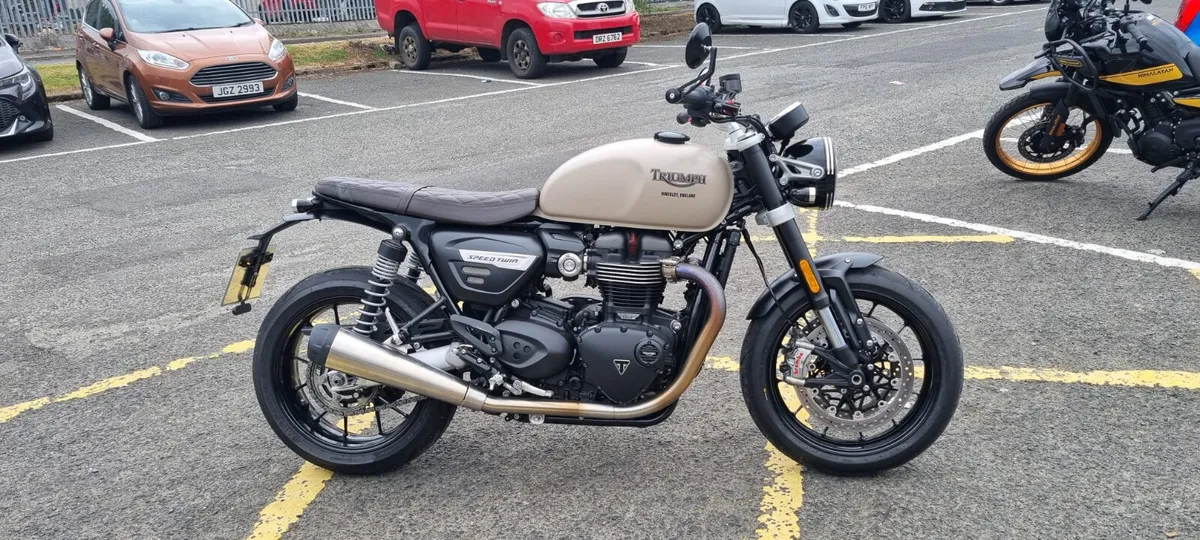 Triumph Speed Twin 1200 - Image 1